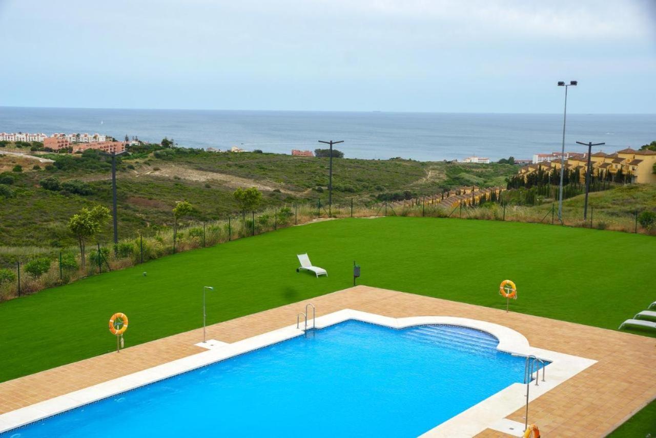 Small Oasis Nelson Mandela Apartment With Sea View, Two Bedrooms, Parking, Terrace And Pool Manilva Exterior foto