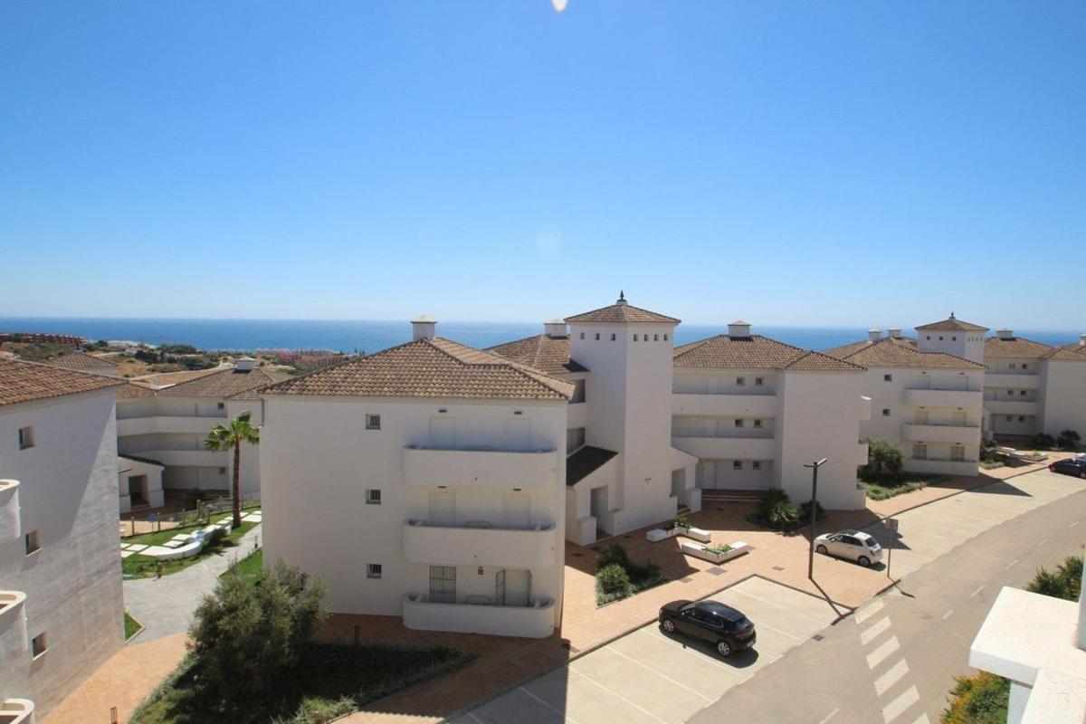 Small Oasis Nelson Mandela Apartment With Sea View, Two Bedrooms, Parking, Terrace And Pool Manilva Exterior foto
