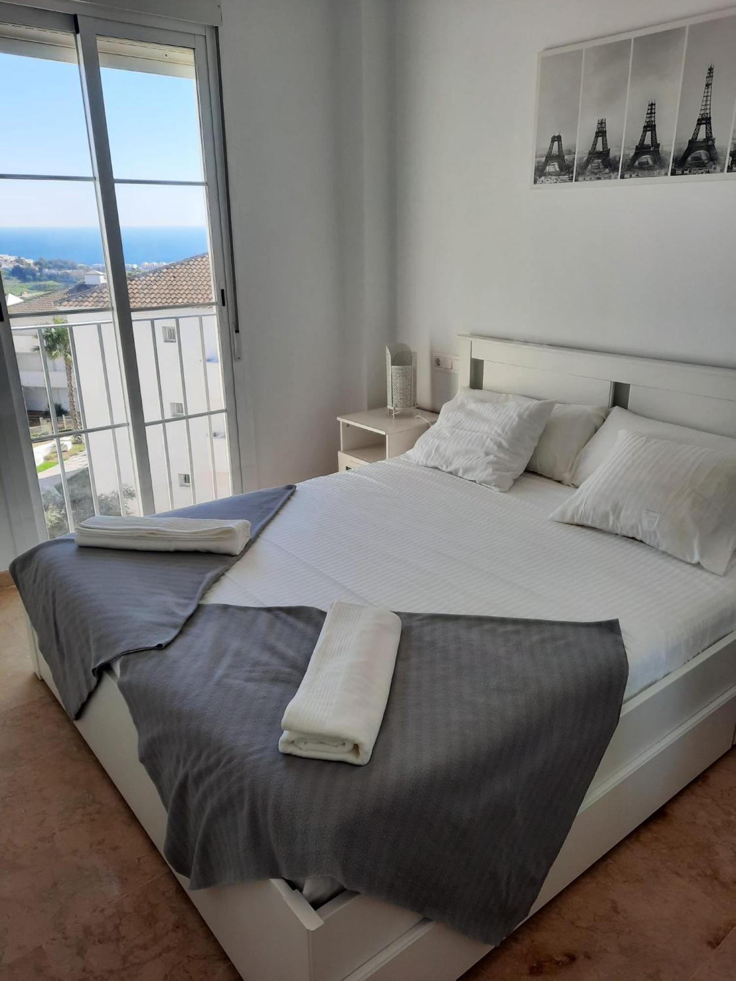 Small Oasis Nelson Mandela Apartment With Sea View, Two Bedrooms, Parking, Terrace And Pool Manilva Exterior foto